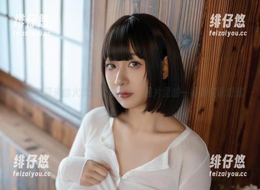 浅安安带来的火华家全套竞泳，图片里的一切都在诱惑我