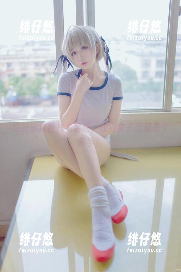 这组泳池照片太会撩，浅野菌子无疑是个高手！