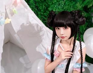 爆机少女喵小吉的写真集，分享一把怪物猎人的冲击与意外的美