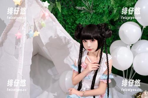 爆机少女喵小吉的写真集，分享一把怪物猎人的冲击与意外的美
