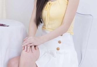 物恋传媒 – 又是一场柠檬丝袜的诱惑，观看原图时小心口水。