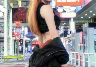 特软儿Sona的比基尼美图合集，公然挑衅你的审美极限！
