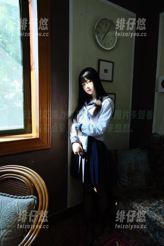 白莉爱吃巧克力的灰丝合集，图片多到看得我有点晕，只好停下来想想。