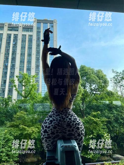 微密圈 - 看这里！精选图片，禅雨儿Lynne女友，带着轻松与俏皮，仿佛回到那些夏天。