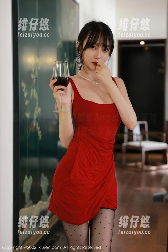 秀人网 - 一言不合就来AngelaLee李玲的丝袜套图，这资源太有趣了吧。