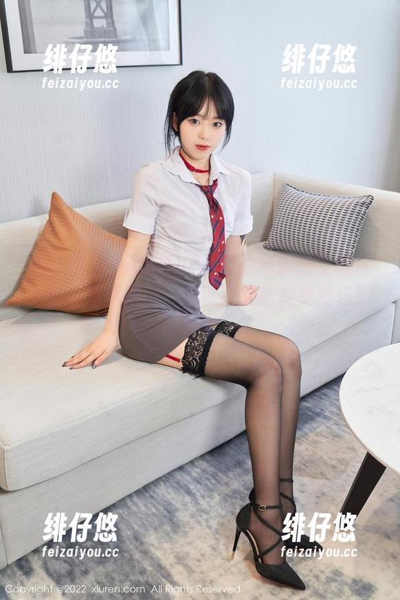 秀人网 - Jennifer小若的最新镂空图片，如此清新脱俗，你可能要考虑更新你的审美了。