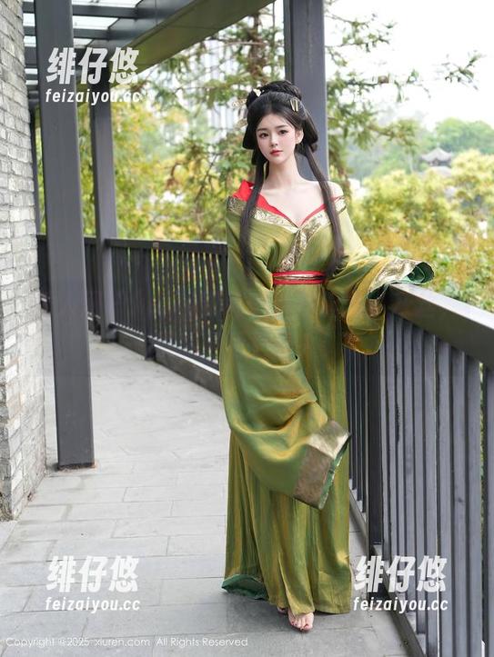秀人网 - kelly凯莉的新写真集：灰丝，果然更新又撩人！