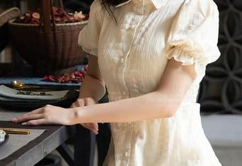秀人网 – sibyl是女巫的网袜套图，好像在说“你来我这儿坐坐吗？”