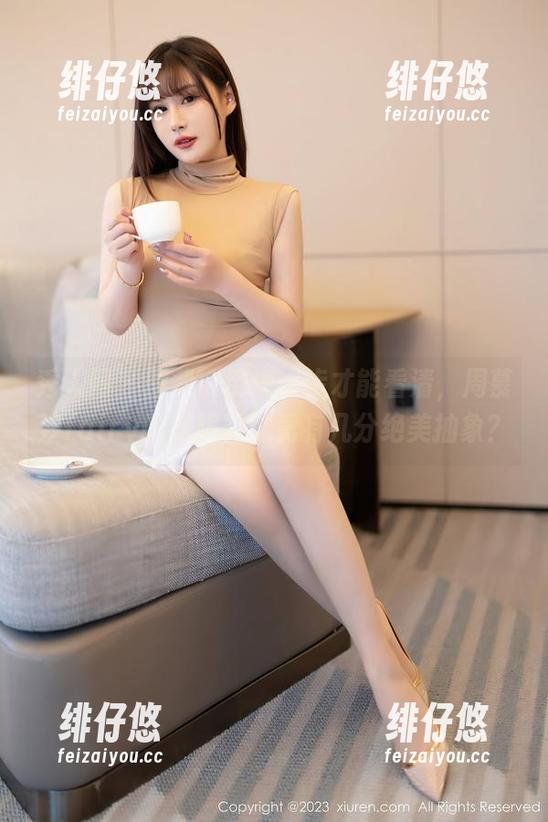 秀人网 - 图集：倒退一步才能看清，周慕汐fairy的高跟鞋究竟有几分绝美抽象？