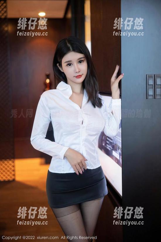 秀人网 - 说好的免费原图，唐翩翩的瑜伽像是在偷偷传授什么