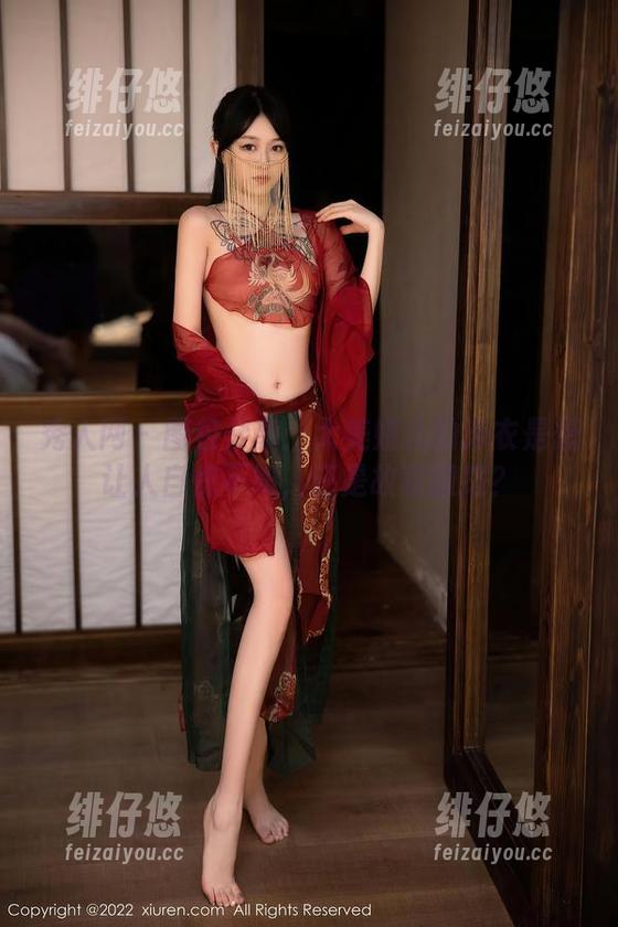 秀人网 - 图包分享：大美妞儿的泳衣是想让人自愧不如，还是故意撩拨？