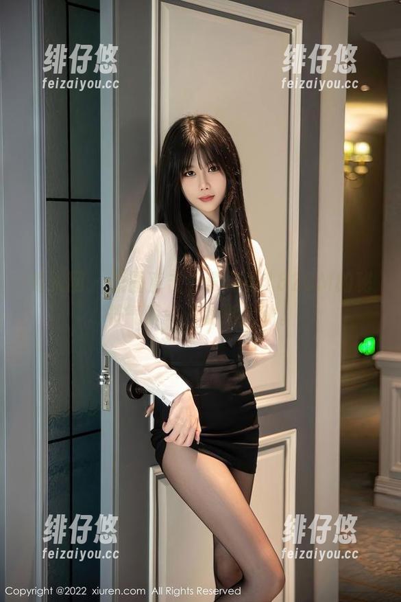 秀人网-李雅柔182CM 秀人网 - 原图直击,李雅柔182CM的秘书气质令人食指大动。