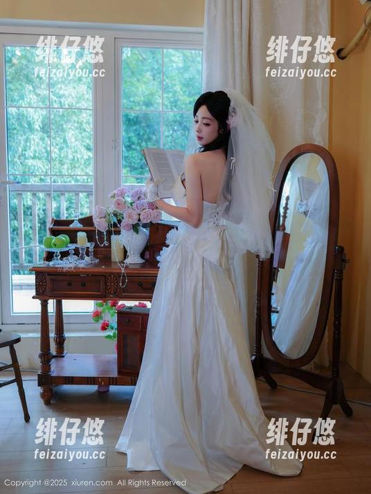 秀人网 - 运动+汁汁=意外的美图分享：干脆我直接带俯卧撑来吧？