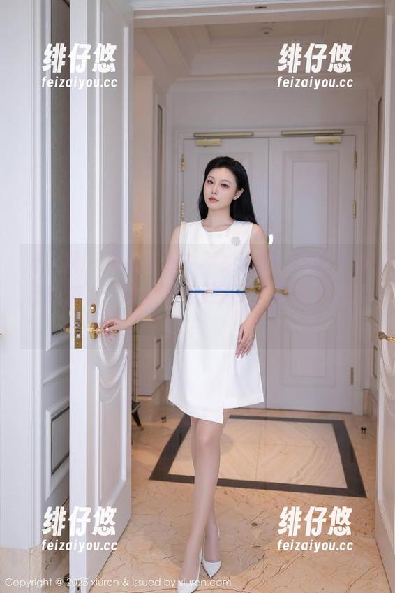 秀人网 - 双人写真？不如说是“白甜”的自我放飞，原图想必更迷人？我等不及了！