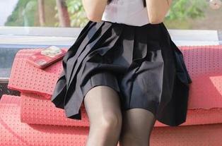 稚乖画册 – 学妹的赤西夜夜写真，原图氛围简直让人放空。
