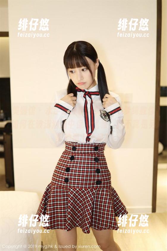 美媛馆 - 水手服分享，Carina梦绮教你如何在波涛汹涌中保持优雅，算不算是另类的海上学问？