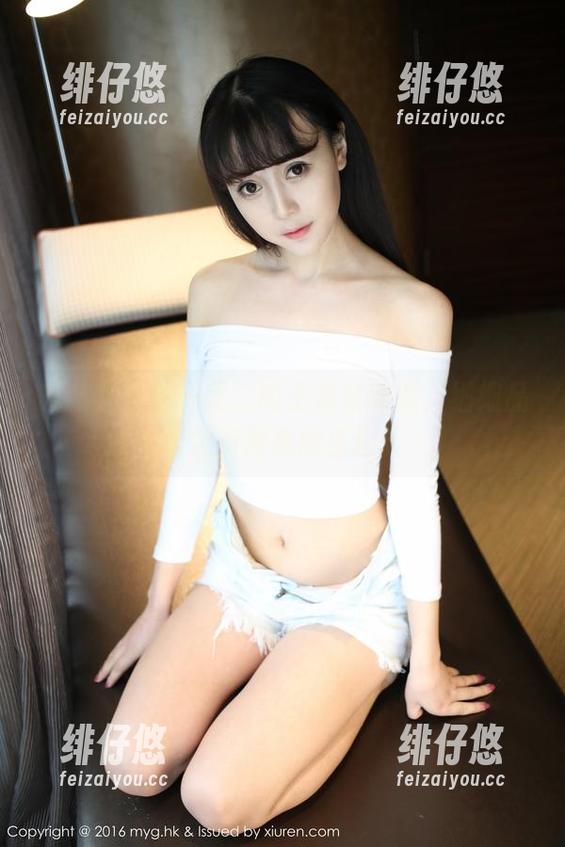 美媛馆 - 独一无二的王馨瑶眼镜，细细品味定制图集的乐趣。