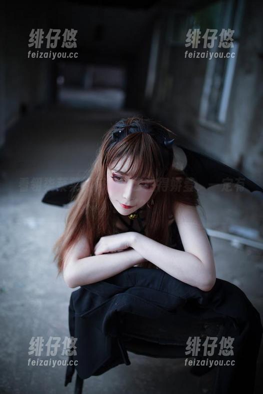 看翎柒菜菜如何把白云拍得娇羞，一定有猫腻？
