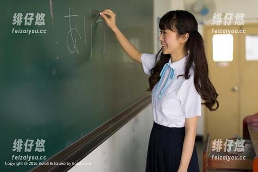 菠萝社-柳侑绮 菠萝社 - 最新海中少女,让柳侑绮为海浪代言吧!