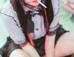 落落Raku的SuccubusBar：高清写真集，偶尔迷失偶尔找到