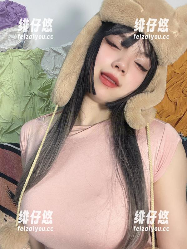微密圈 - 灰色连帽衫or葱油饼er？你猜我选哪个？私拍图片等着你来解密！