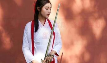 蜜桃社 – Cris_卓娅祺专属奶牛写真，没想到牛奶中还有这种酸甜滋味。