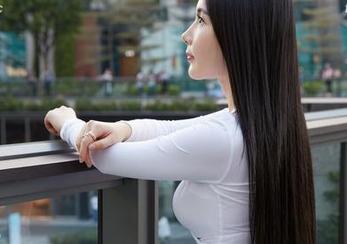 蜜桃社 – “每次看萌美Moemi的套装，我想大喊：‘快递小哥，帮我把它们送上我的衣橱吧！’”（图集资源）