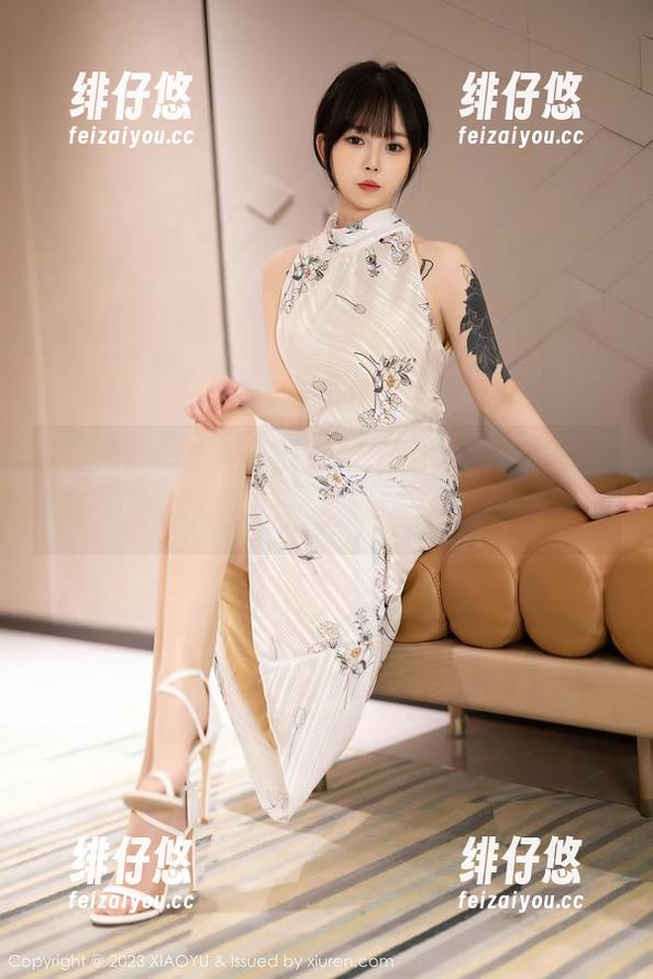 语画界 - 列表：萌汉药baby很酷泳池写真，色彩太动人，差点让人不敢靠近！