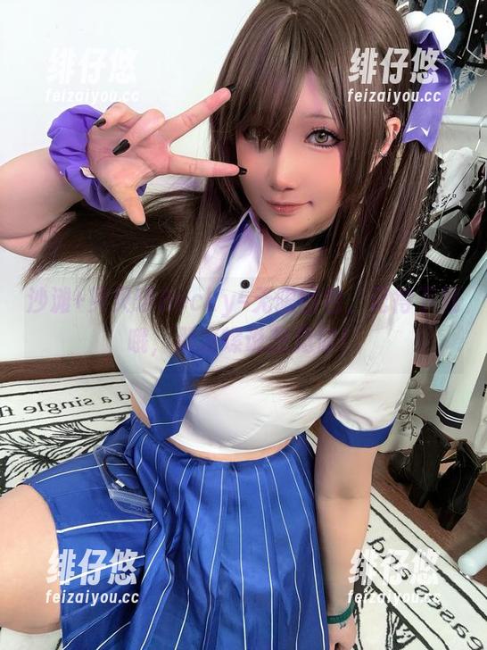 沙滩+贝贝琪Becky=无限图包，记得下载哦，那海螺说想见你！