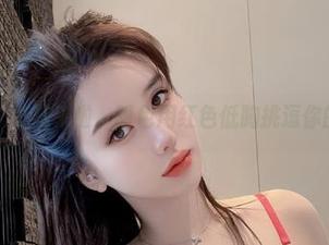 微密圈 – 美图来啦，阿色用红色低胸挑逗你的眼睛。