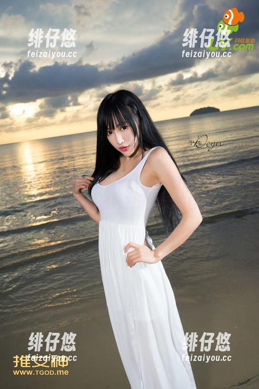 青豆客 - 嘉宝贝儿Vetiver的吊带写真：这搭配靠谱吗？迷得无法自拔