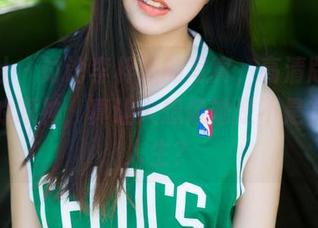 魅妍社 – 讨论李梓熙的写真，高清版女孩：她的眼神，真让人想像她是不是在考虑人生？