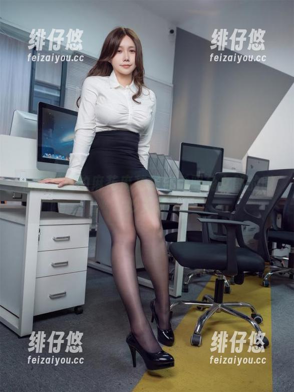 私房照里的麻花麻花酱与透明兔女郎的微妙关系
